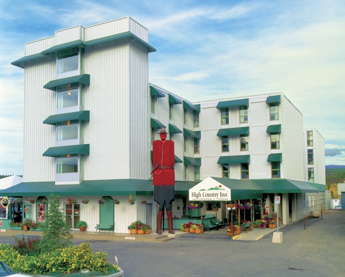 Coast High Country Inn Уайтхорс Екстериор снимка