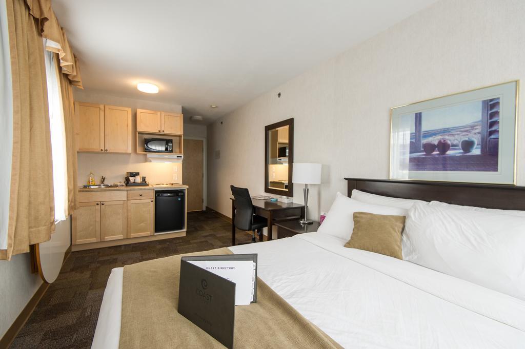 Coast High Country Inn Уайтхорс Екстериор снимка