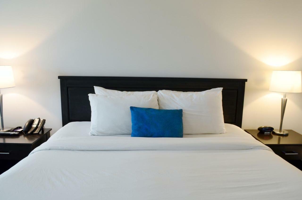 Coast High Country Inn Уайтхорс Екстериор снимка