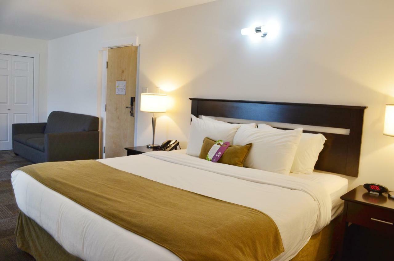 Coast High Country Inn Уайтхорс Екстериор снимка