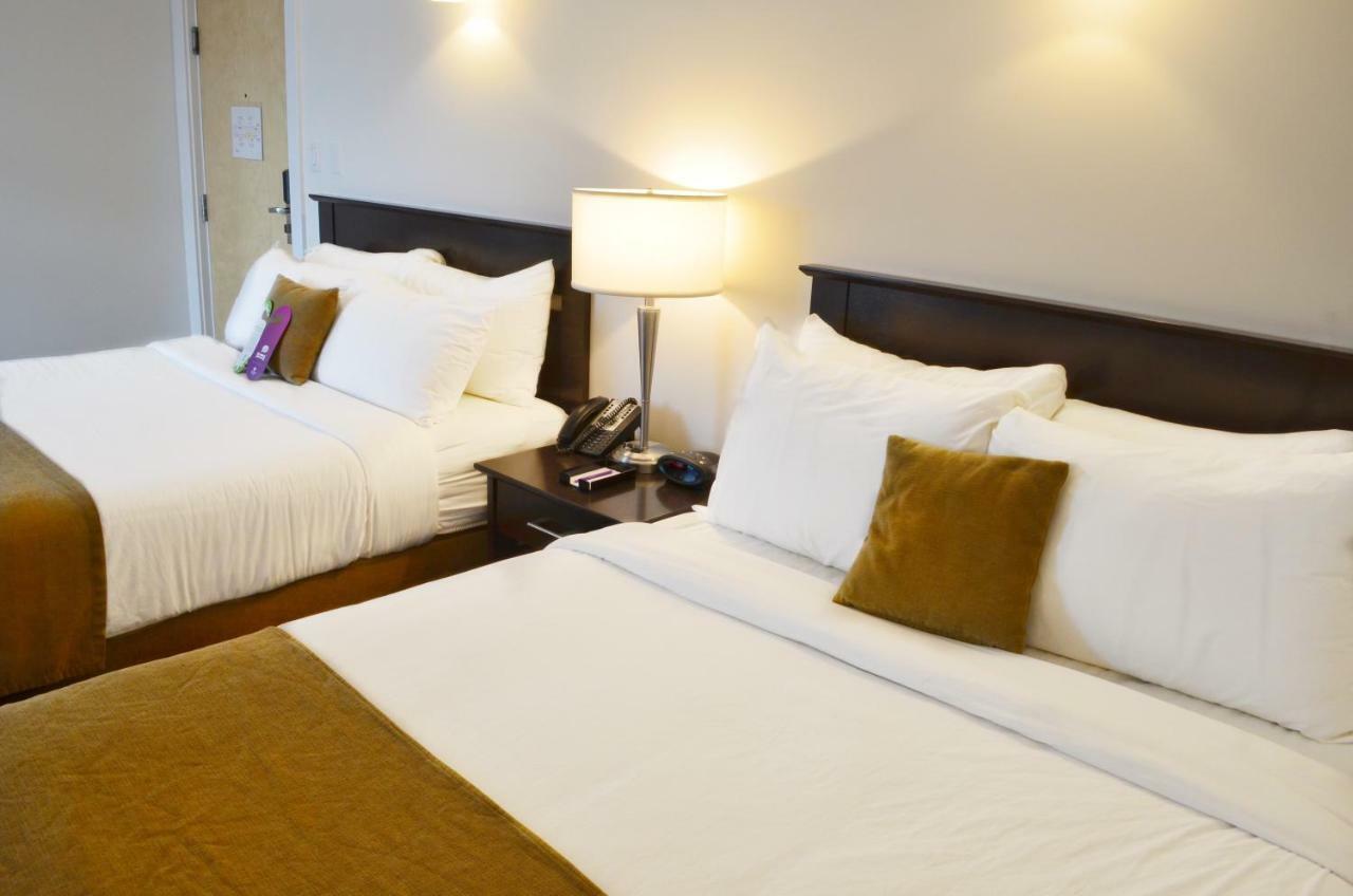 Coast High Country Inn Уайтхорс Екстериор снимка